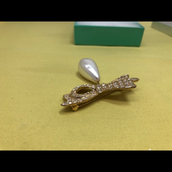 Vintage Brooch Rhinestone & Faux Pearl Drop - Picture 11 of 12